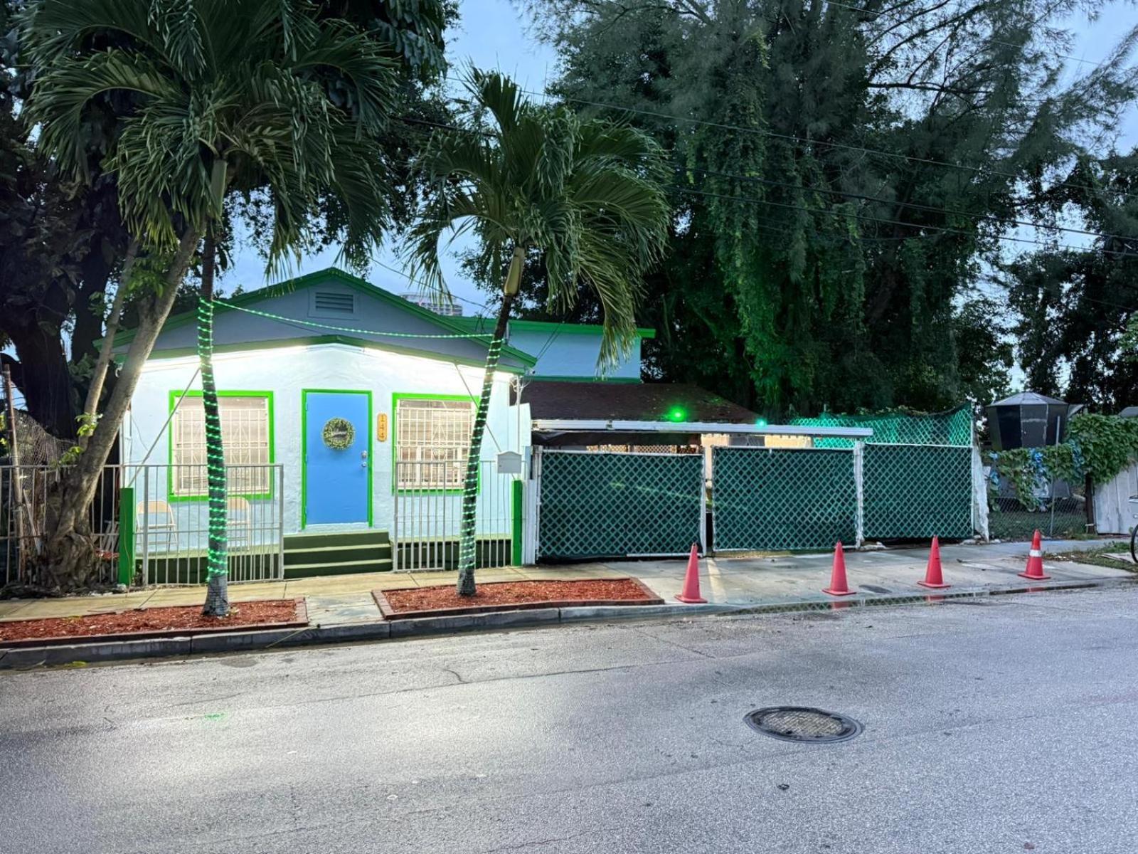 Oqp Vacations Vandrarhem Miami Exteriör bild